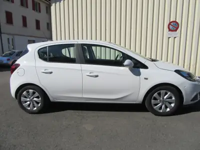 Opel Corsa 1.4 eTEC Excite — Citadine dynamique, faible kilométrage et consommation maîtrisée — exterior view