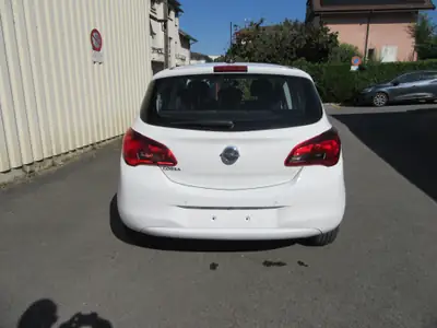 Opel Corsa 1.4 eTEC Excite — Citadine dynamique, faible kilométrage et consommation maîtrisée — interior