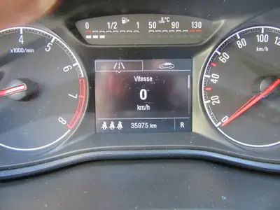 Opel Corsa 1.4 eTEC Excite — Citadine dynamique, faible kilométrage et consommation maîtrisée — detail