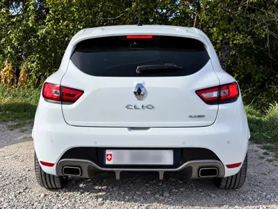 Renault Clio 1.6 T 220 RS Trophy — Sportivité urbaine, 115 000 km seulement — Seitenansicht