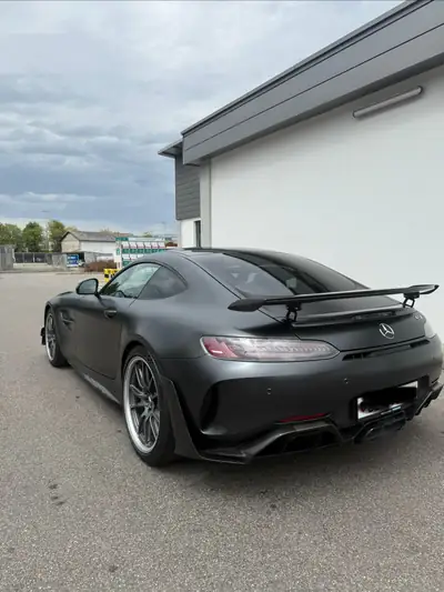 Mercedes-AMG GT R PRO — Coupé haute performance, 584 ch, très faible kilométrage — vista posteriore
