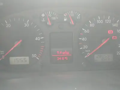 VW T4 2.5 TDI 102 — Monospace robuste 7 places, sans accident — dashboard