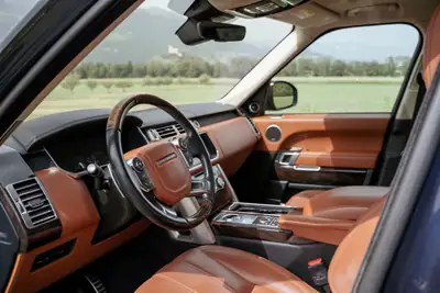 LAND ROVER Range Rover 4.4 SDV8 Autobiography LWB — SUV premium diesel, équipement maximal — interior