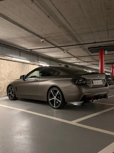 BMW 435i xDrive Coupé — Sportivité premium et traction intégrale, 117'000 km — côté