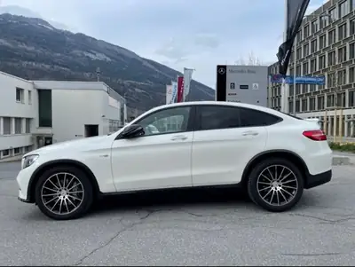 Mercedes-Benz GLC 43 AMG 4MATIC — SUV coupé haute performance, 367 ch et hivernales incluses — exterior view