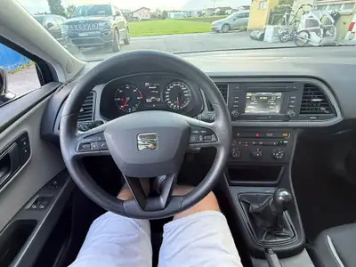 SEAT Leon 1.6 TDI 110 — Break économique sans accident, diesel fiable — interior