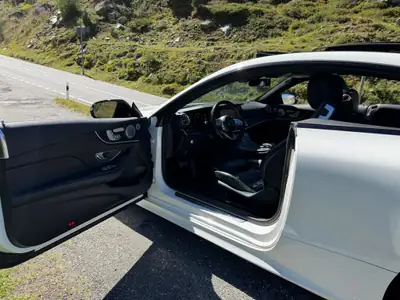 Mercedes-Benz E 200 AMG Line 4Matic — Coupé élégant, équipement premium, 179'000 km — Miniature 7