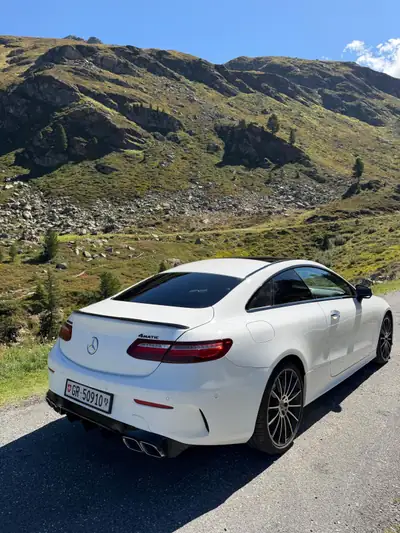 Mercedes-Benz E 200 AMG Line 4Matic — Coupé élégant, équipement premium, 179'000 km — Miniature 10