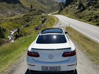 Mercedes-Benz E 200 AMG Line 4Matic — Coupé élégant, équipement premium, 179'000 km — Miniature 12