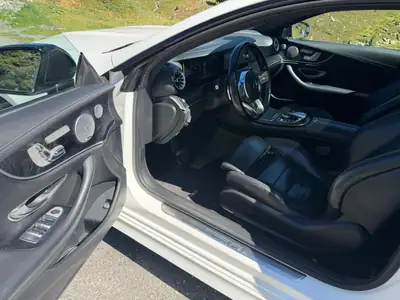 Mercedes-Benz E 200 AMG Line 4Matic — Coupé élégant, équipement premium, 179'000 km — Miniature 14