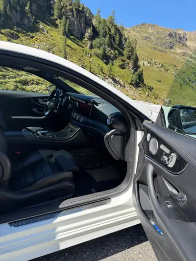 Mercedes-Benz E 200 AMG Line 4Matic — Coupé élégant, équipement premium, 179'000 km — Miniature 15