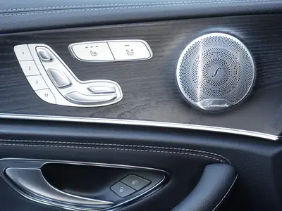 Mercedes-Benz E 220 d AMG Line 4Matic — Berline premium diesel, 185 500 km, sans sinistre — Miniatur 17
