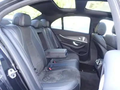Mercedes-Benz E 220 d AMG Line 4Matic — Berline premium diesel, 185 500 km, sans sinistre — Miniatur 20