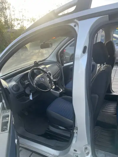 Fiat Qubo 1.3 JTD 75 Dynamic — Monospace compact économe, 166'000 km — Armaturenbrett