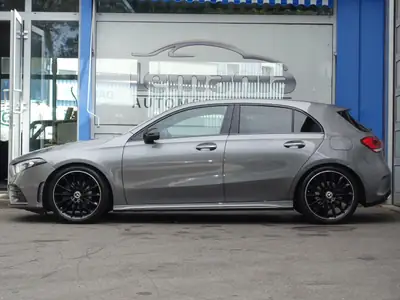 Mercedes-Benz A 200 AMG Line 4Matic — Berline compacte sportive, 85 500 km seulement — Miniatur 9
