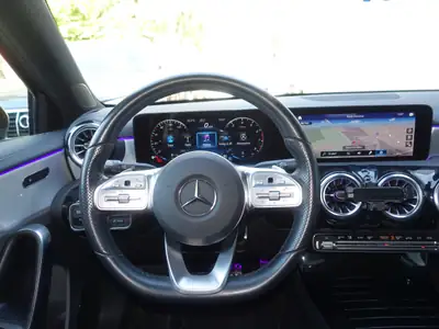 Mercedes-Benz A 200 AMG Line 4Matic — Berline compacte sportive, 85 500 km seulement — Miniatur 17