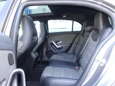Mercedes-Benz A 200 AMG Line 4Matic — Berline compacte sportive, 85 500 km seulement — Miniatur 20