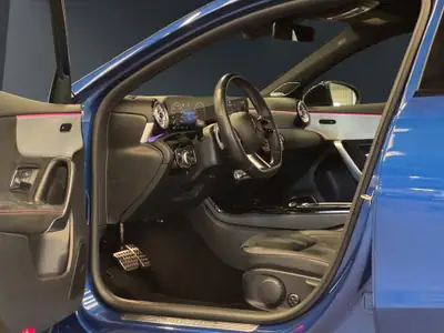 Mercedes-Benz Classe A 200 7G-DCT — Berline hybride compacte, 42 220 km, état impeccable — Miniatura 9