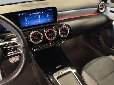 Mercedes-Benz Classe A 200 7G-DCT — Berline hybride compacte, 42 220 km, état impeccable — Miniatura 13