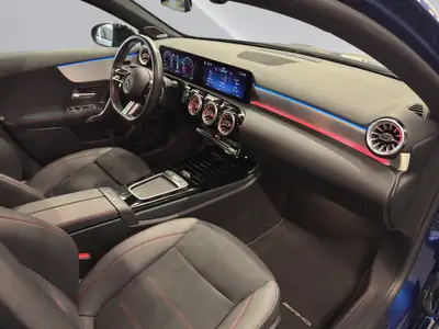 Mercedes-Benz Classe A 200 7G-DCT — Berline hybride compacte, 42 220 km, état impeccable — Miniatura 14