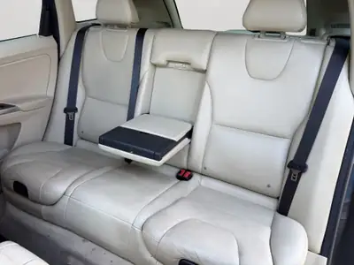 Volvo XC60 D5 AWD Summum — SUV premium diesel, transmission automatique, expertisé — Detail
