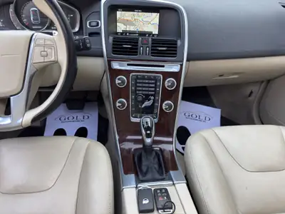 Volvo XC60 D5 AWD Summum — SUV premium diesel, transmission automatique, expertisé — Miniatur 9