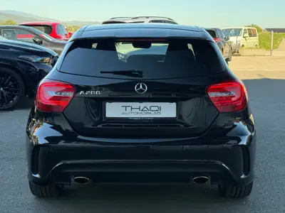 Mercedes-Benz Classe A 200 AMG Line — Berline compacte premium, entretien suivi — Miniatura 9