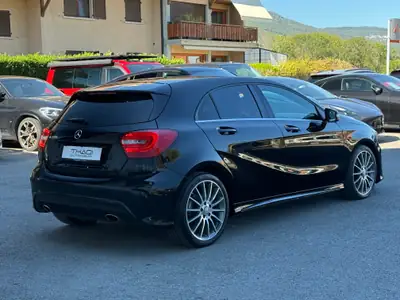 Mercedes-Benz Classe A 200 AMG Line — Berline compacte premium, entretien suivi — Miniatura 12