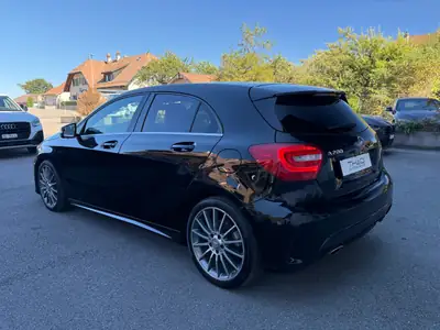 Mercedes-Benz Classe A 200 AMG Line — Berline compacte premium, entretien suivi — Miniatura 11