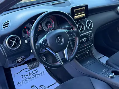 Mercedes-Benz Classe A 200 AMG Line — Berline compacte premium, entretien suivi — Miniatura 17