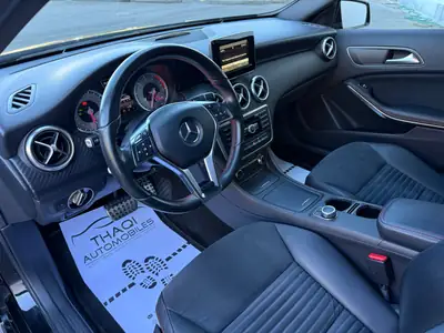 Mercedes-Benz Classe A 200 AMG Line — Berline compacte premium, entretien suivi — Miniatura 16