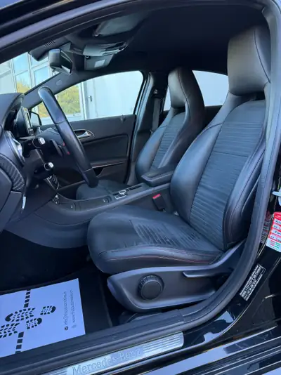 Mercedes-Benz Classe A 200 AMG Line — Berline compacte premium, entretien suivi — Miniatura 19