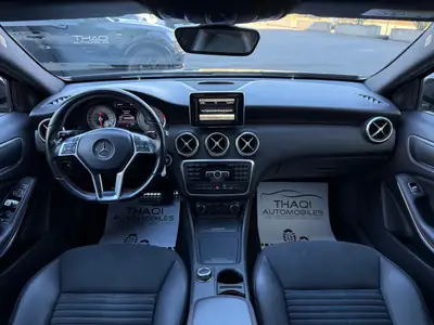 Mercedes-Benz Classe A 200 AMG Line — Berline compacte premium, entretien suivi — Miniatura 21