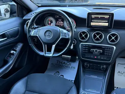 Mercedes-Benz Classe A 200 AMG Line — Berline compacte premium, entretien suivi — Miniatura 22