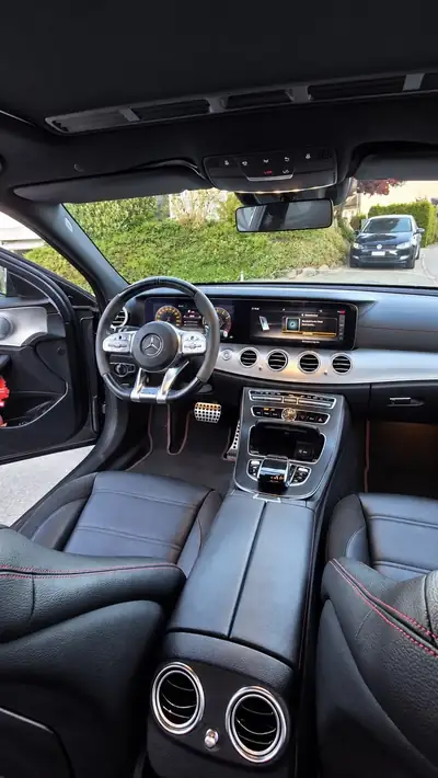 Mercedes-Benz E 53 AMG 4Matic+ — Berline sport hybride, 457 ch et technologie MHEV — détail