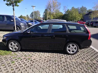 Volvo V50 2.0 D Momentum — Break diesel fiable, 311 000 km, sans sinistre — détail