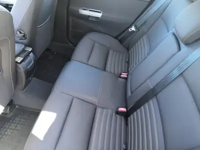 Volvo V50 2.0 D Momentum — Break diesel fiable, 311 000 km, sans sinistre — intérieur