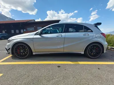 Mercedes-AMG A 45 4Matic — Compacte sportive 381 ch, Full Service Mercedes — interior