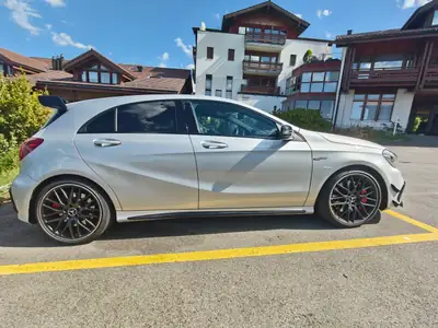 Mercedes-AMG A 45 4Matic — Compacte sportive 381 ch, Full Service Mercedes — dashboard
