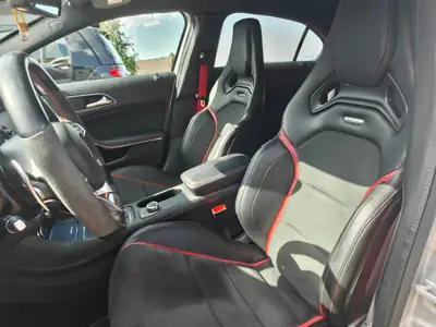 Mercedes-AMG A 45 4Matic — Compacte sportive 381 ch, Full Service Mercedes — Thumbnail 10