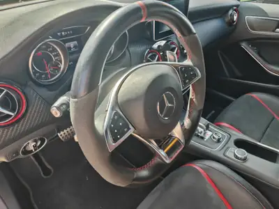Mercedes-AMG A 45 4Matic — Compacte sportive 381 ch, Full Service Mercedes — Thumbnail 12