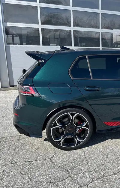 VW Golf 2.0 TSI GTI Edition 50 DSG — Sportive affûtée, 325 ch et très peu kilométrée — Miniature 11