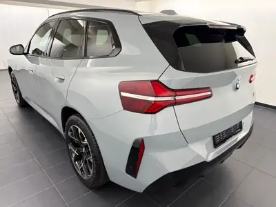 BMW X3 xDrive 48V 40d M Sport — SUV Premium diesel hybride, 27'600 km seulement — côté