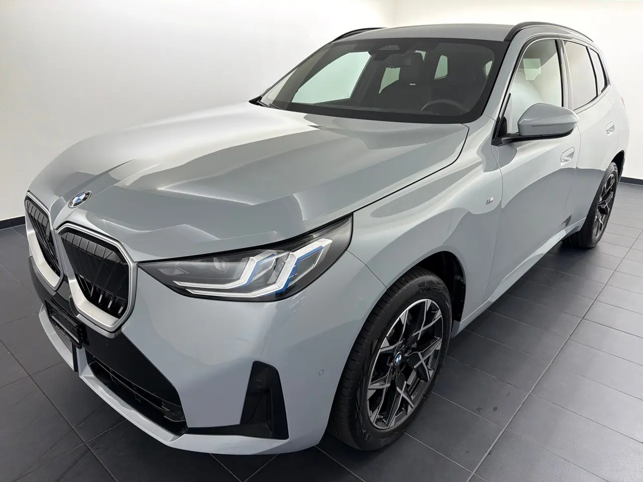 BMW X3 xDrive 48V 40d M Sport — SUV Premium diesel hybride, 27'600 km seulement