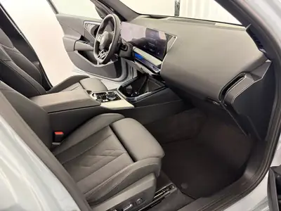 BMW X3 xDrive 48V 40d M Sport — SUV Premium diesel hybride, 27'600 km seulement — Miniature 9
