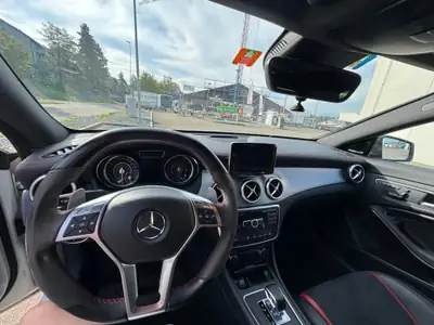 Mercedes-Benz CLA 45 AMG 4MATIC — Berline sportive 360 ch, traction intégrale, 81 750 km — dashboard