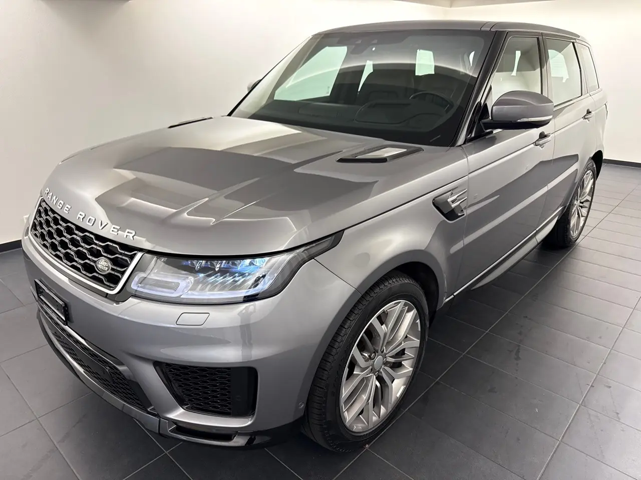 Range Rover Sport D250 I6 MHEV — Motorisation hybride diesel, top équipement, quasi neuf