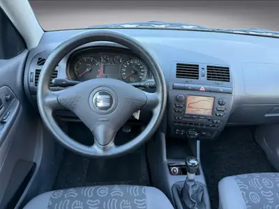 SEAT Ibiza 1.4 Signo 2001 — Citadine d'époque, entretien complet, première main — Miniatura 8