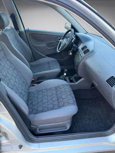 SEAT Ibiza 1.4 Signo 2001 — Citadine d'époque, entretien complet, première main — Miniatura 12