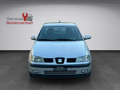 SEAT Ibiza 1.4 Signo 2001 — Citadine d'époque, entretien complet, première main — Miniatura 13